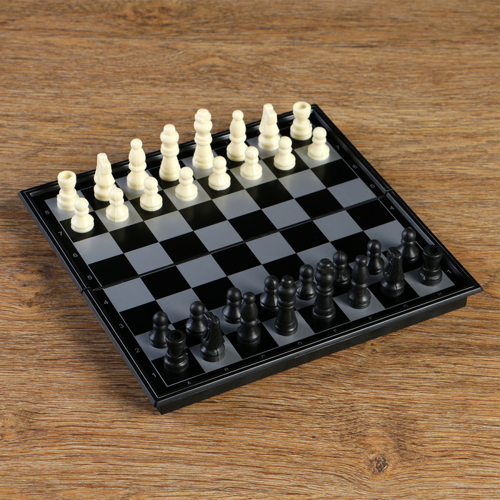 Шахматные фигуры, высота короля 3.8 см, пешки 1.9 см, пластик, чёрно-белые, в пакете оптом