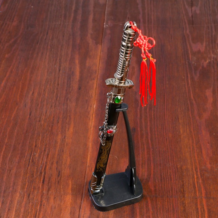 Сувенирный кинжал на подставке, на ножнах дракон, рукоять в форме светового меча, 25 см оптом