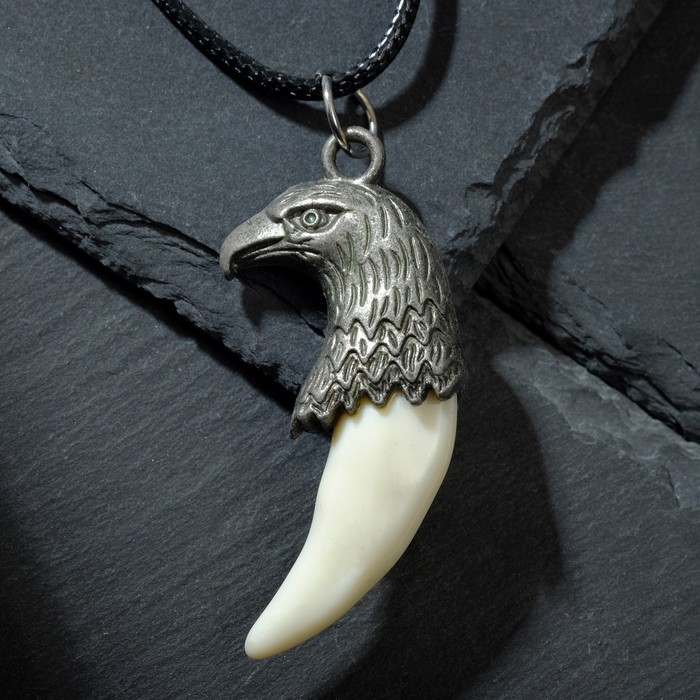 Кулон унисекс "Коготь орла",цвет белый в серебре, 45 см оптом